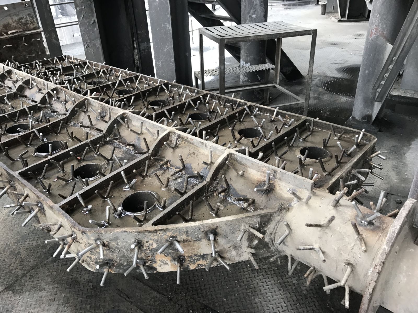 THI CÔNG NEO THÉP CHỊU NHIỆT DO RESOCO SẢN XUÂT 